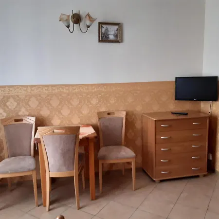 Feniks Alloggio in famiglia *